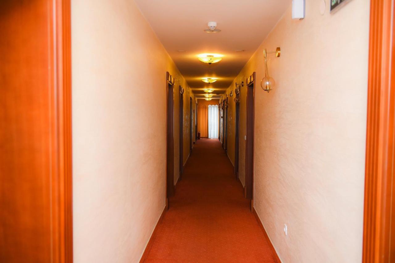 Hotel Marshal Nikšić Exteriér fotografie