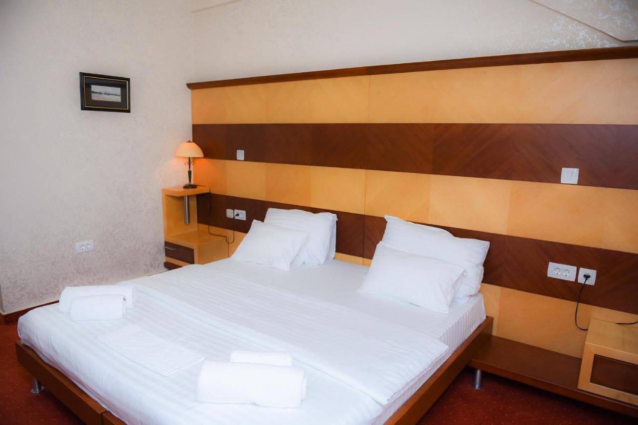Hotel Marshal Nikšić Exteriér fotografie
