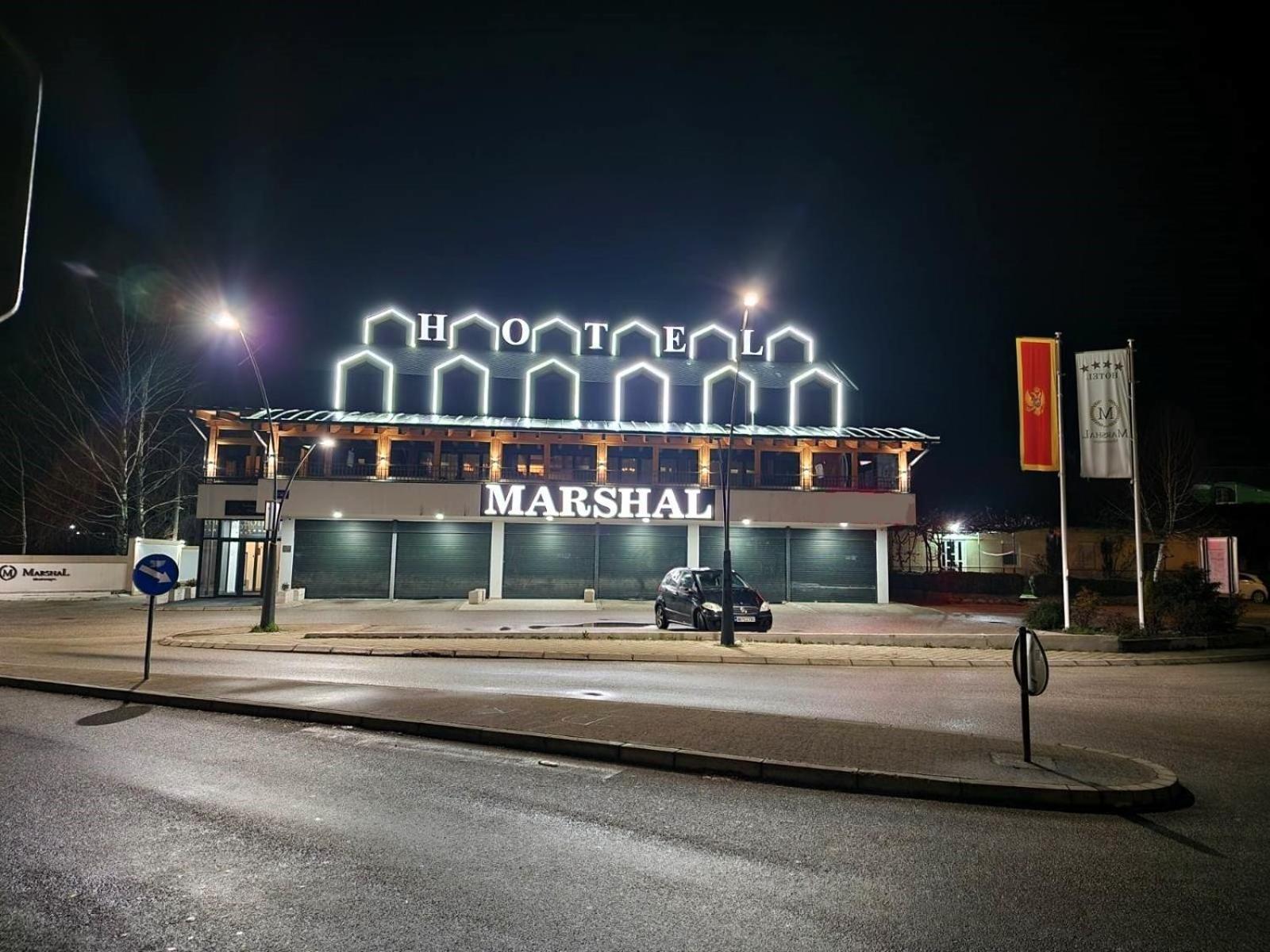 Hotel Marshal Nikšić Exteriér fotografie