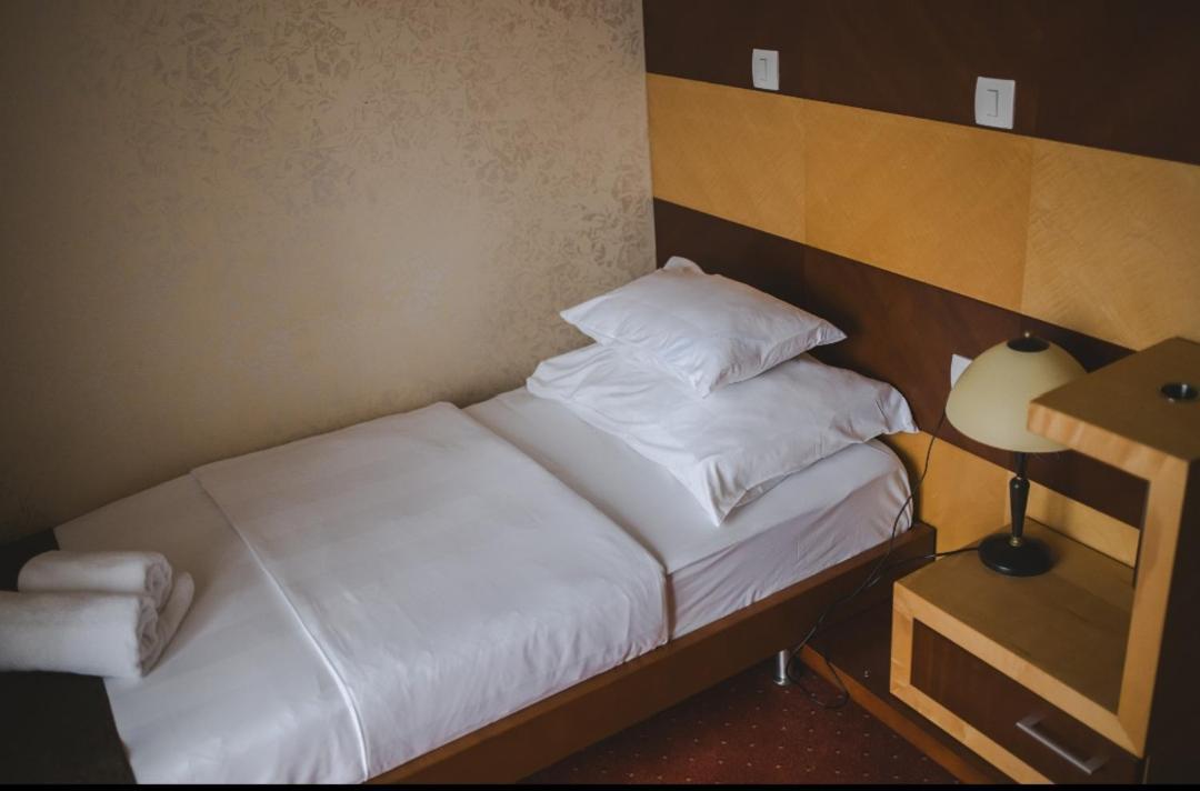 Hotel Marshal Nikšić Exteriér fotografie