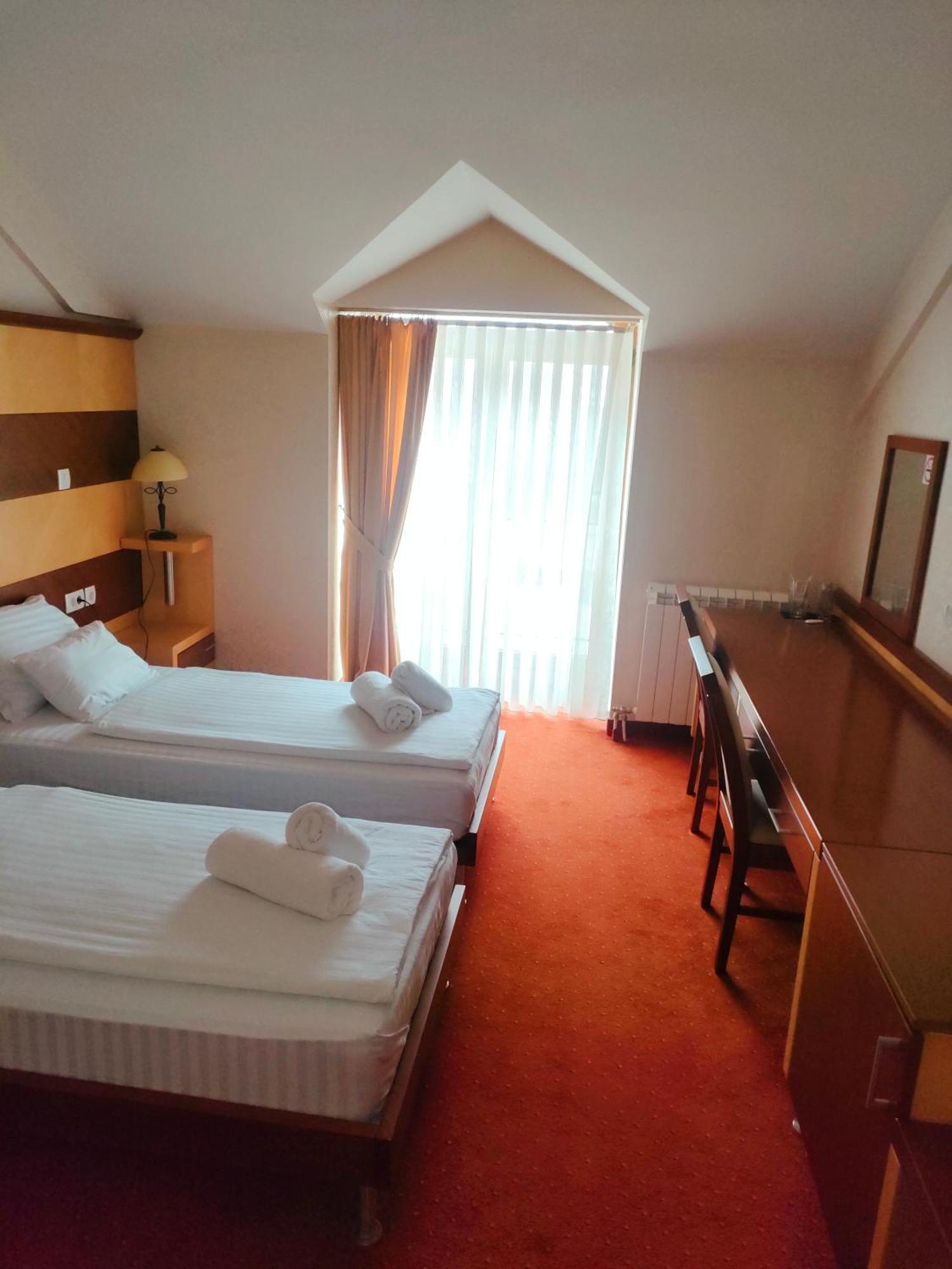 Hotel Marshal Nikšić Exteriér fotografie