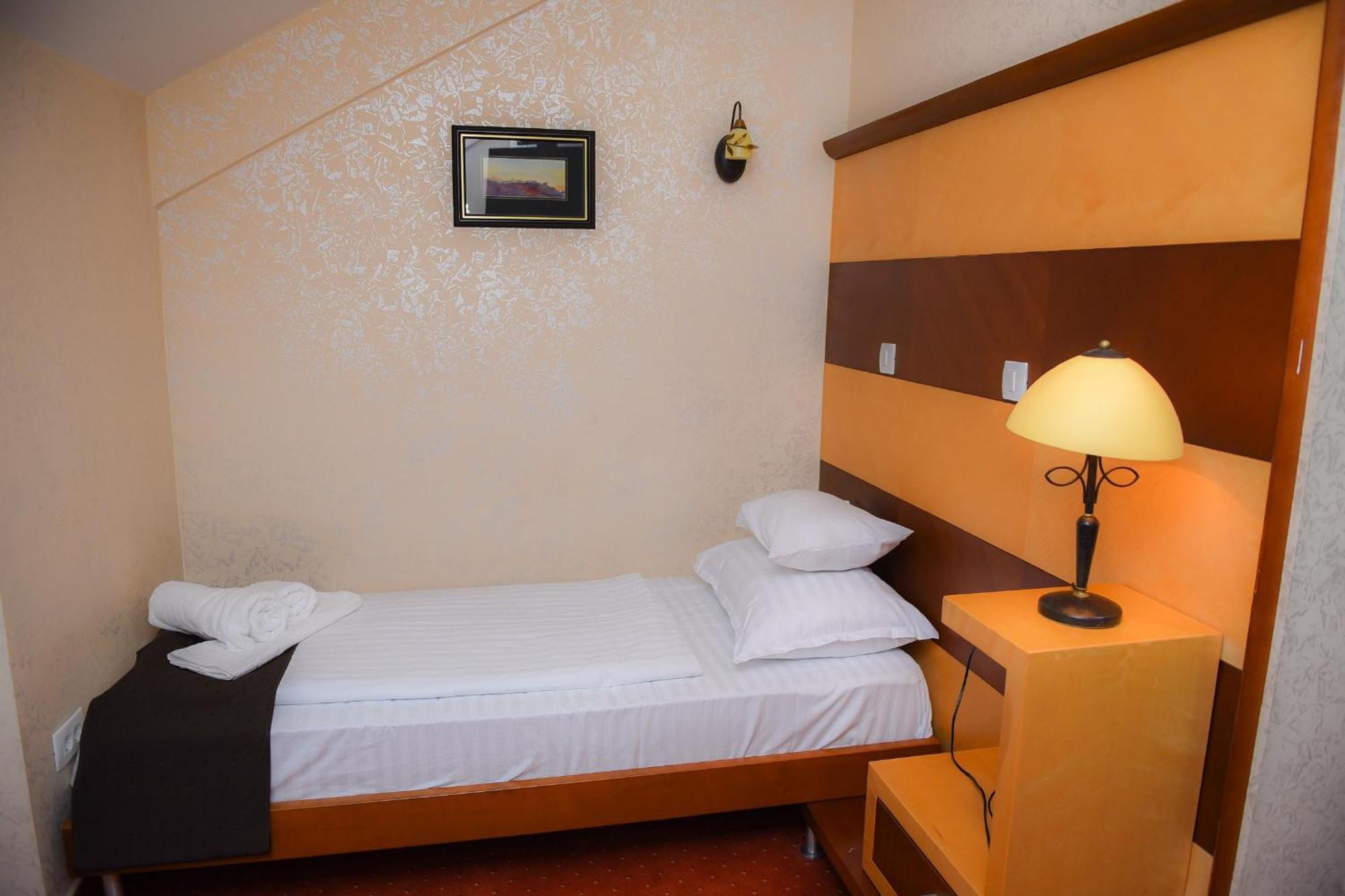 Hotel Marshal Nikšić Exteriér fotografie